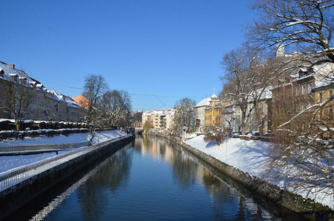 i Design Studio Ljubljana Eksteriør billede